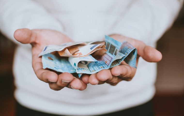 Grundeinkommen-Experiment: Geld macht glücklich – und produktiver