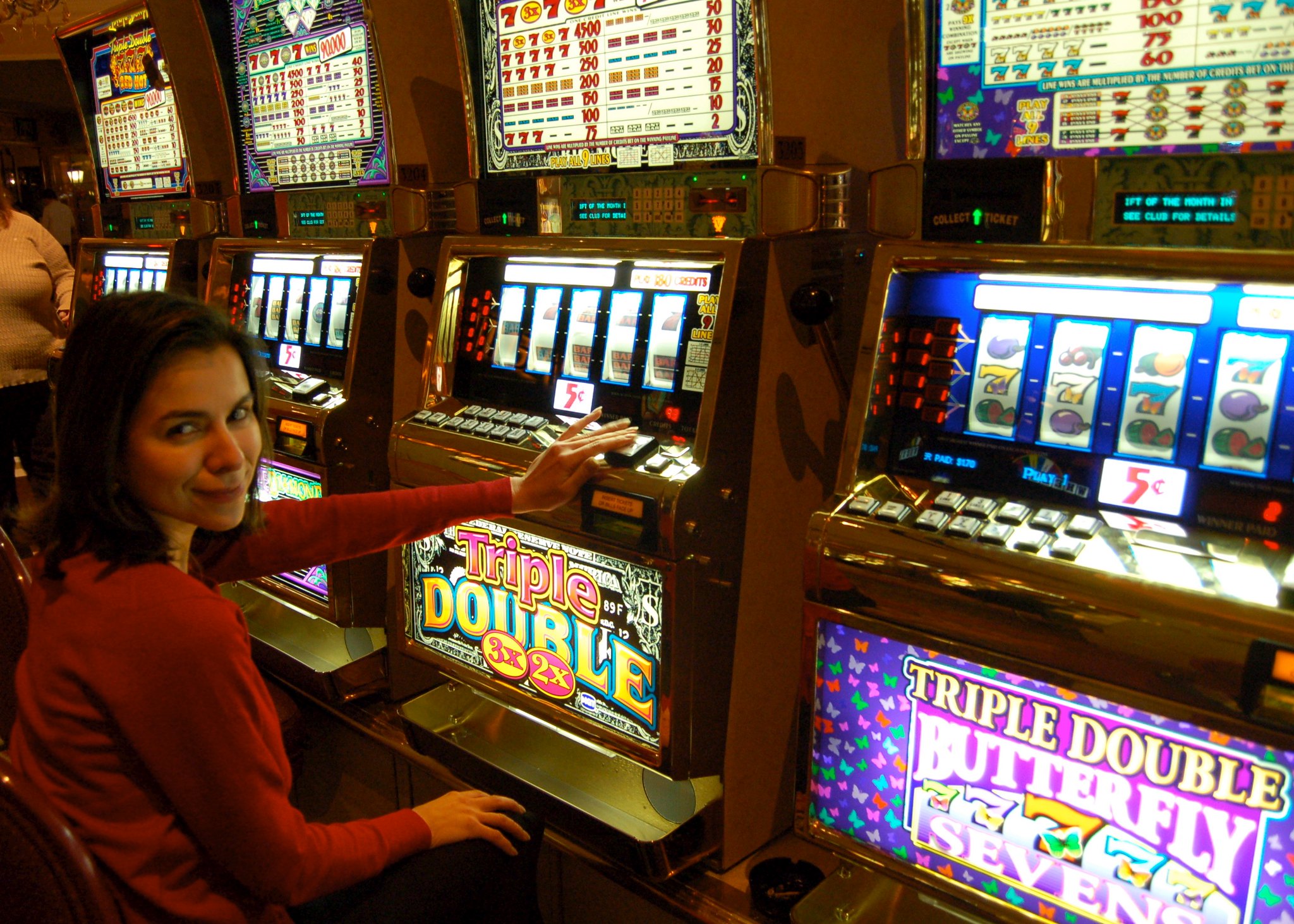 Play slot machine on line