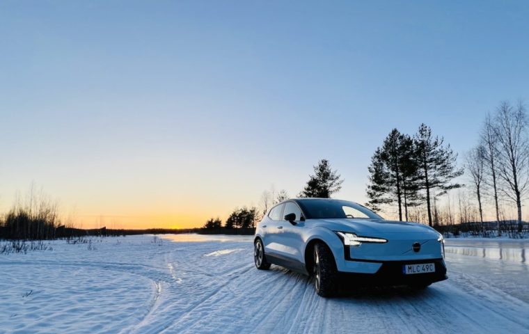 Schweden zwischen vier Rädern: Meine erste Testfahrt in einem E-Auto – dem Volvo EX 30 