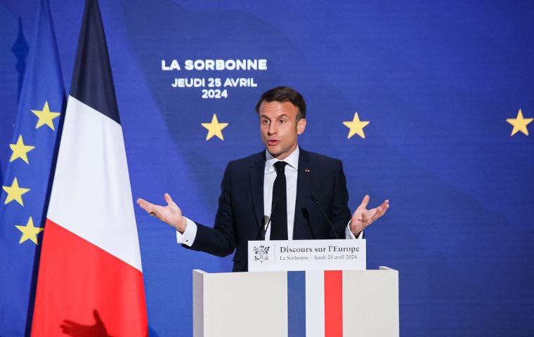 Macrons Teilerfolg: Frankreichs Wahlchaos und die ungewisse Zukunft