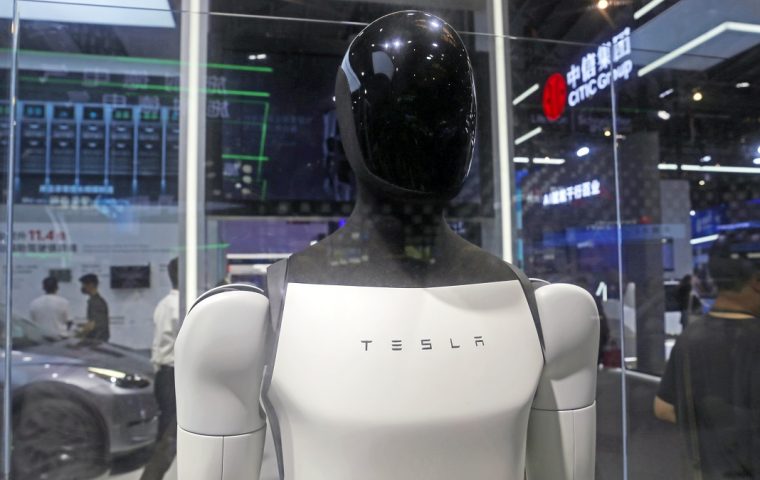 Tesla-Revolution: Erobern humanoide Roboter bald die Fabriken?
