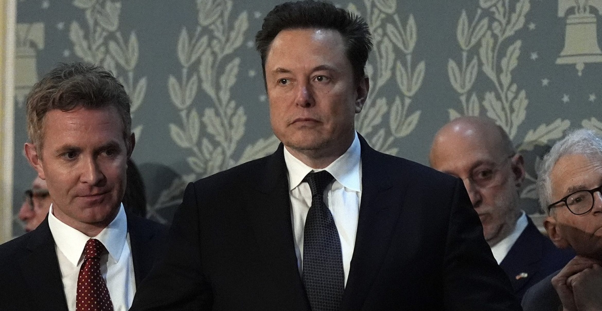 Elon Musk bereitet Milliardenklage gegen Werbe-Giganten vor: „Es ist Krieg“