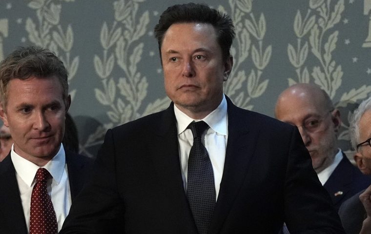 Elon Musk bereitet Milliardenklage gegen Werbe-Giganten vor: „Es ist Krieg“