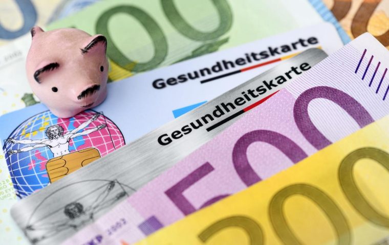 Krankenkassenbeiträge 2025: Jetzt wechseln und bis zu 144 Euro im Jahr sparen!