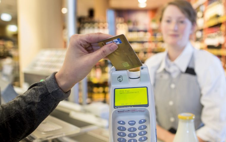 Vorsicht, Karte weg! So schützt man sich vor Pannen beim Bezahlen