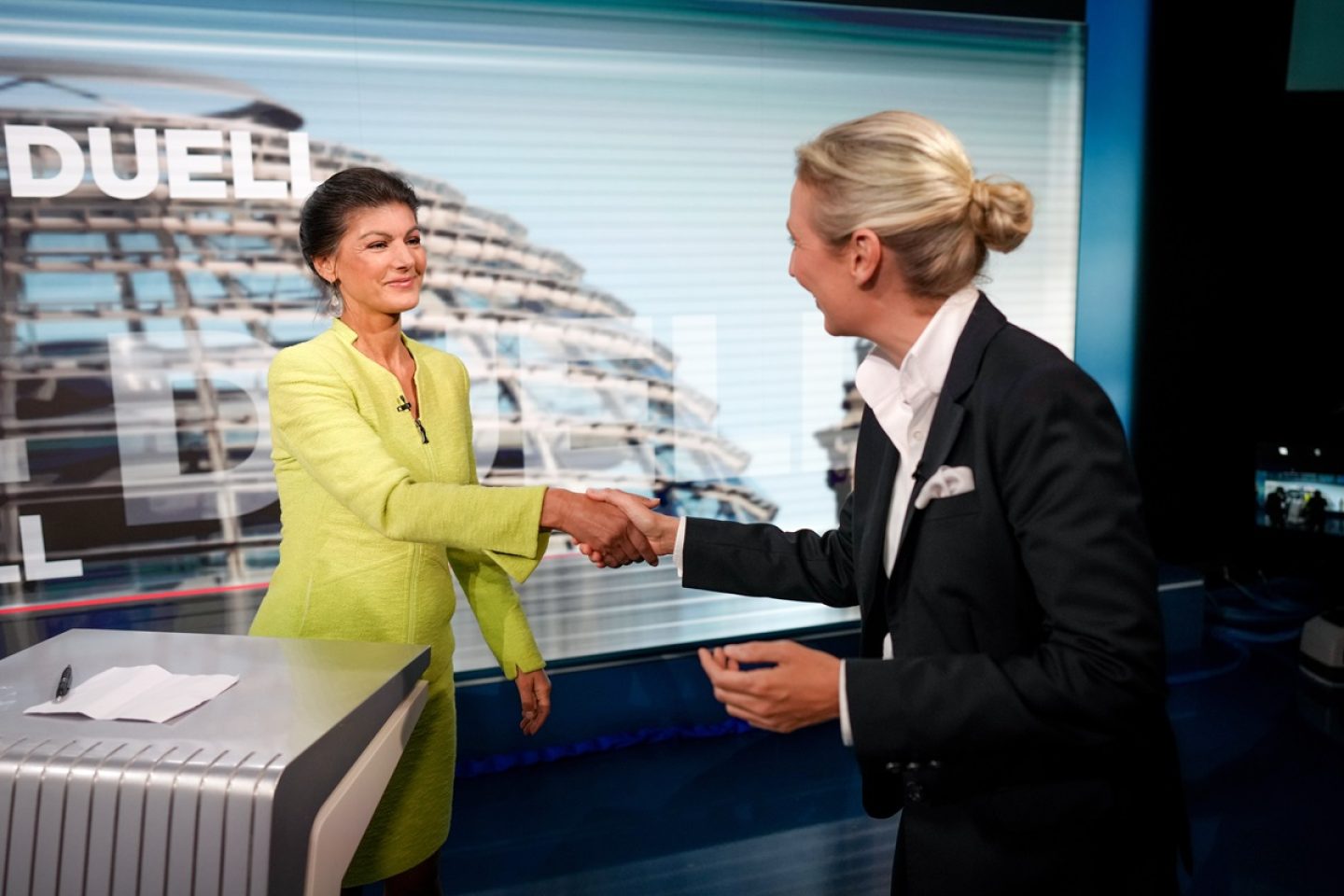 Weidel vs. Wagenknecht im TV-Duell: SO rechts ist Weidel auf einer Skala von eins bis zehn laut Wagenknecht