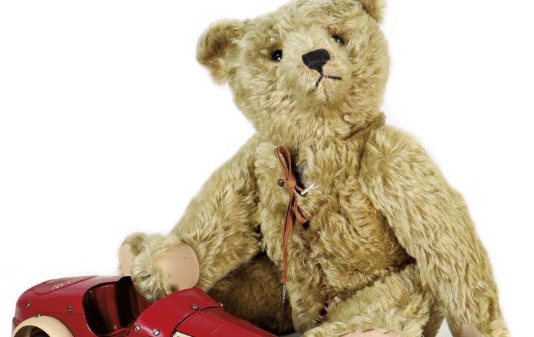 Steiff Auktion erzielt Rekord-Gesamtsumme: Teddy für 36.000€ versteigert