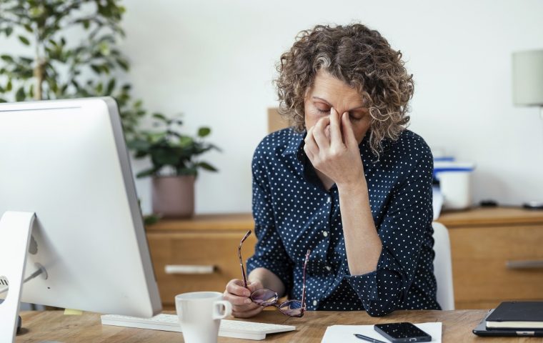 Bildschirmarbeit: So bleiben Augen und Kopf fit!