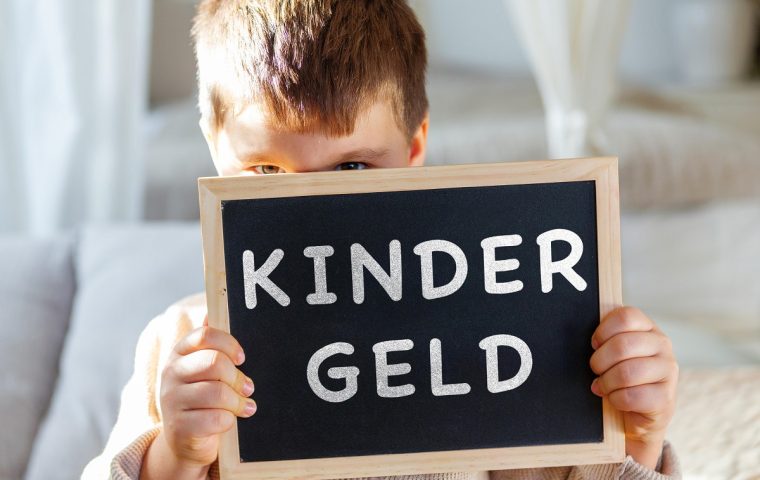 Kindergeld 2025: Revolution oder Tropfen auf den heißen Stein? Eine Beispielrechnung