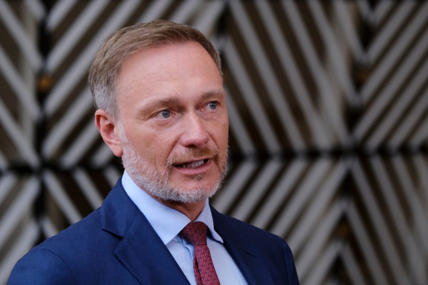 „Wir sollten in Deutschland ein kleines bisschen mehr Milei und Musk wagen“ – Lindner kontert Miosgas härtere Gangart