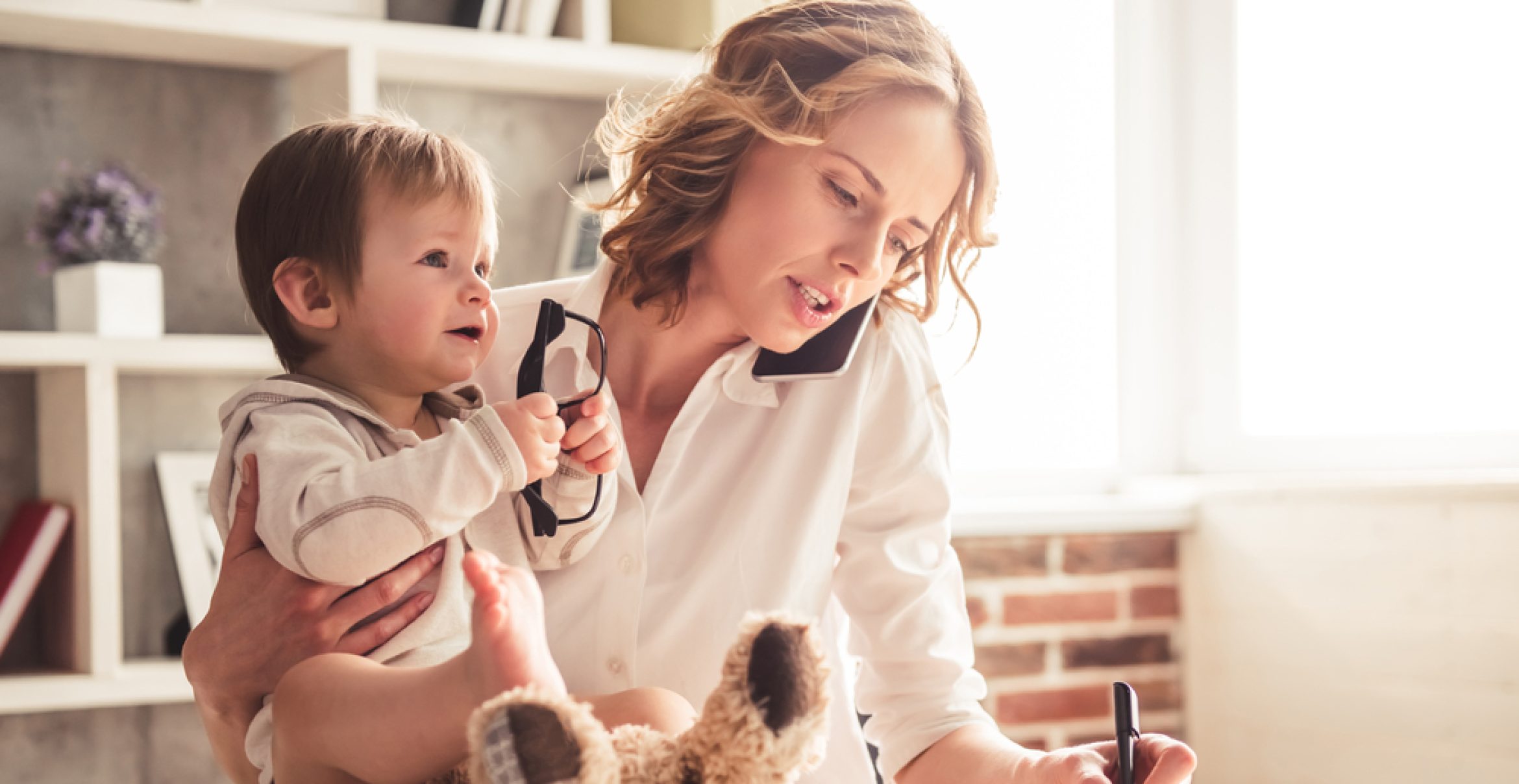 Mama, Chef und Chaos: Warum Unternehmerinnen nach der Geburt kämpfen