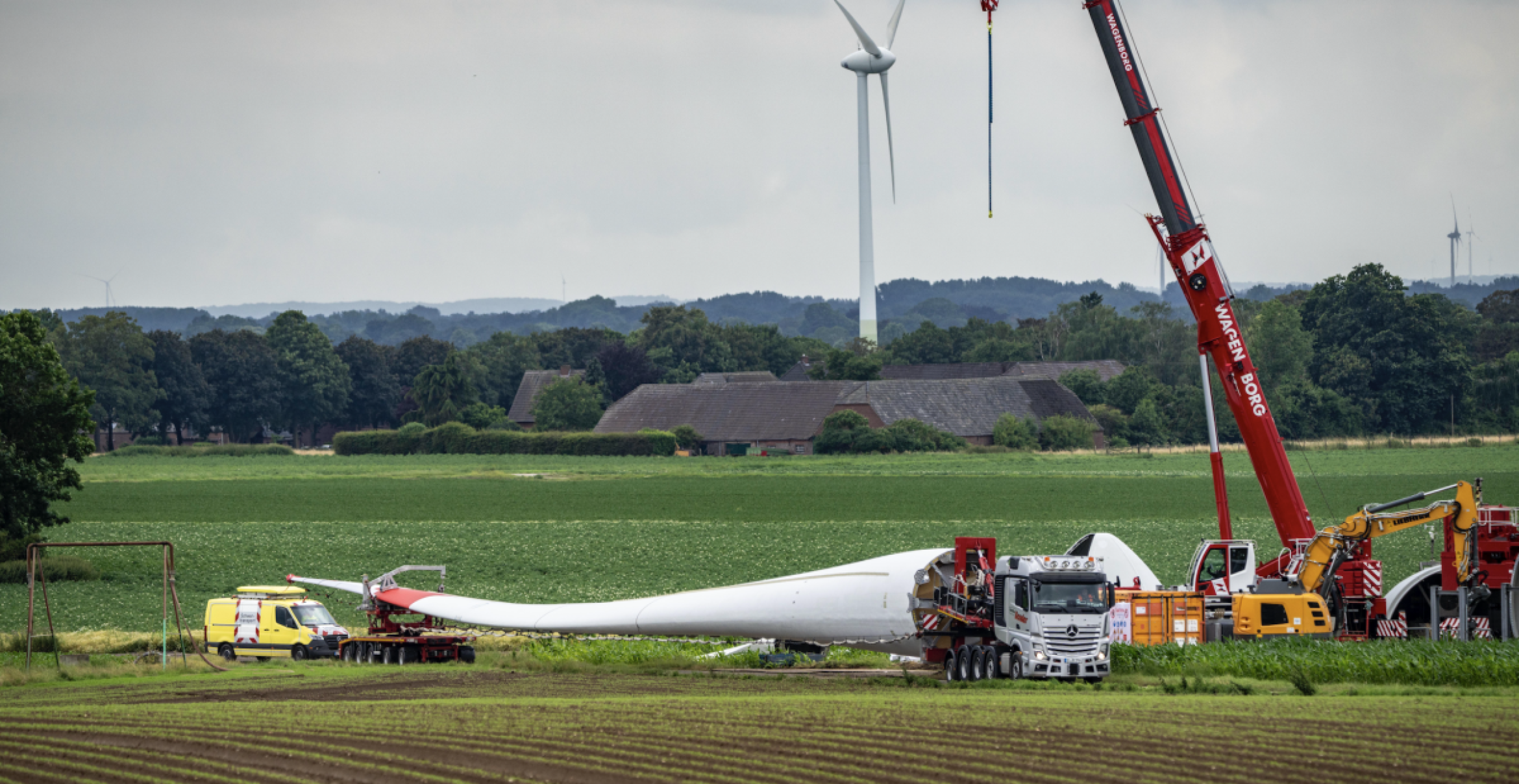 Schock-Unfall macht klar: Windmühlen-Transport wird immer komplizierter 