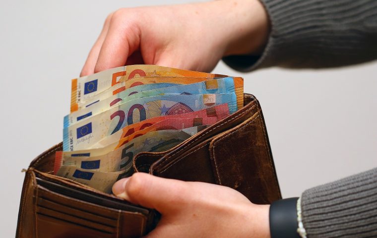 Millionen zahlen zu viel: Jetzt über 100 Euro bei Strom- und Gaspreisen sparen